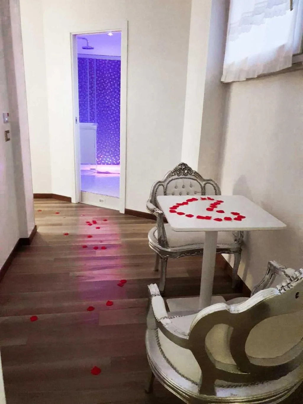 Room, Suites Roma Tiburtina, Rome