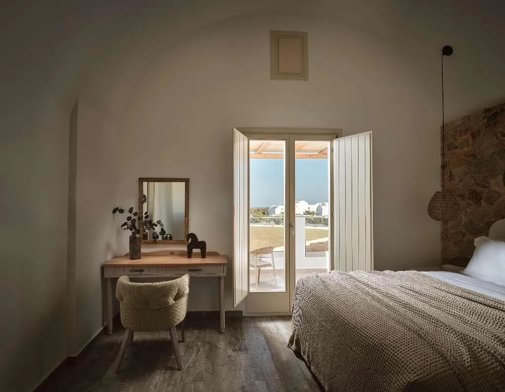 SUITE DUPLEX Room, Sea Breeze Santorini Beach Resort, Curio Collectio, Santorini