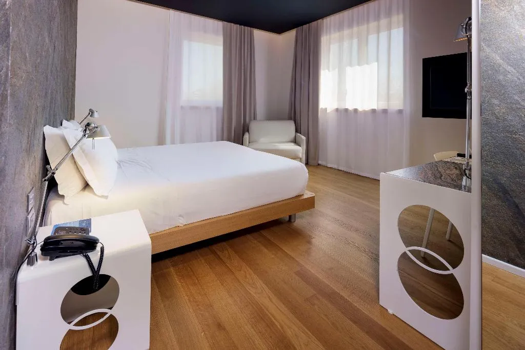 DOUBLE SUPERIOR QUEEN BED Room, Best Western Plus Hotel Bologna, Venice