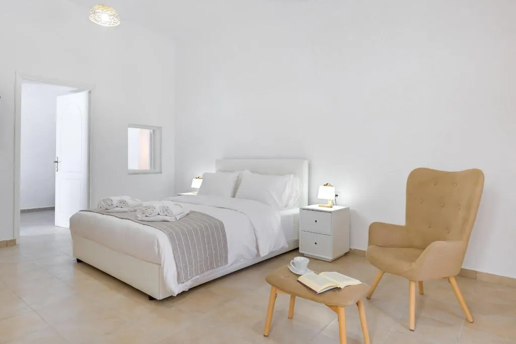 Room, Iriana Suites, Santorini