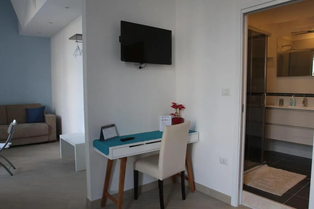 Room, Base Napoli B&B, Naples