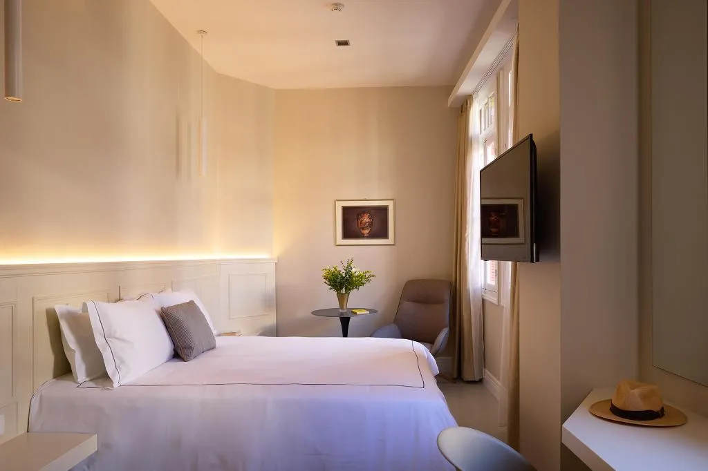 SUITE DELUXE QUEEN BED Room, Vrachos Athens Suites, Athens