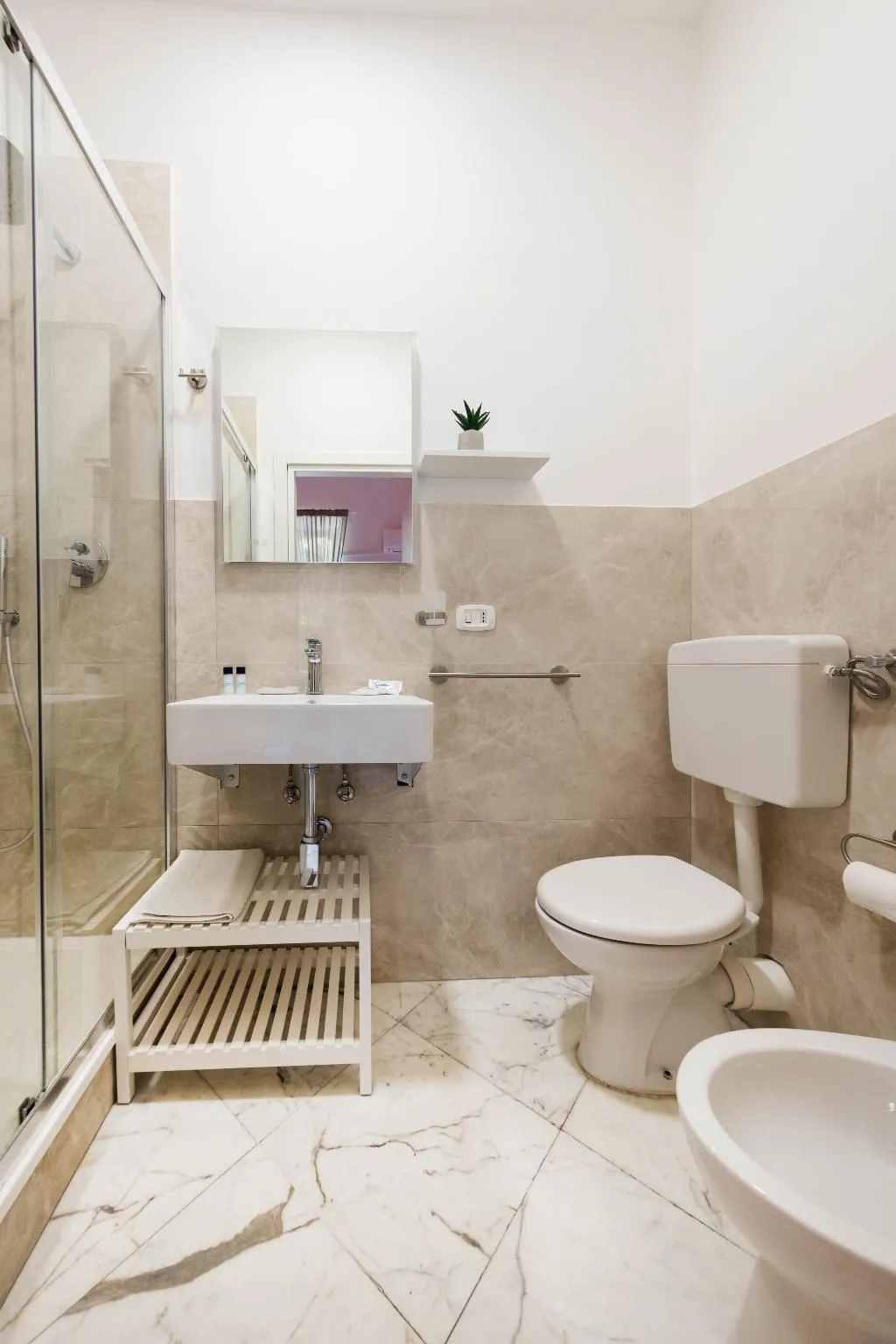 TRIPLE STANDARD Room, B&B Colori e Note, Naples