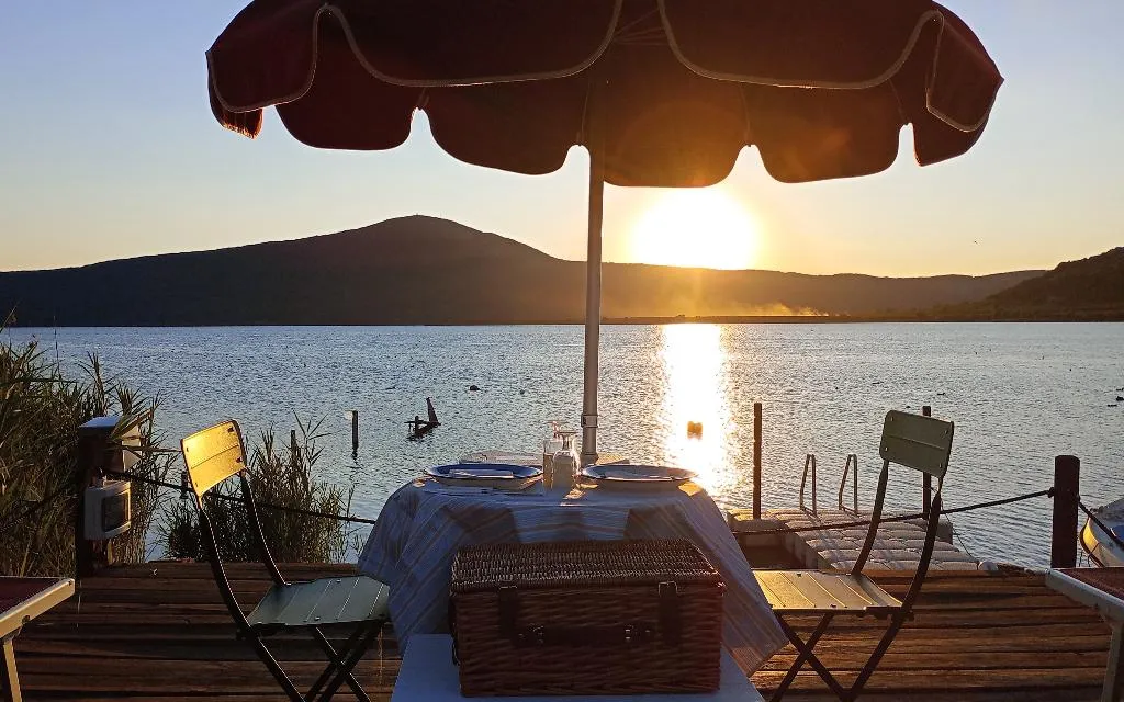 Restaurant, Cottage Beach Vico, Rome