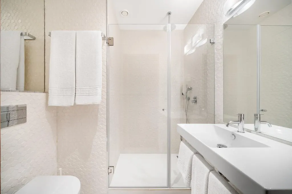 DOUBLE STANDARD Room, Moov Hotel Oeiras, Lisbon