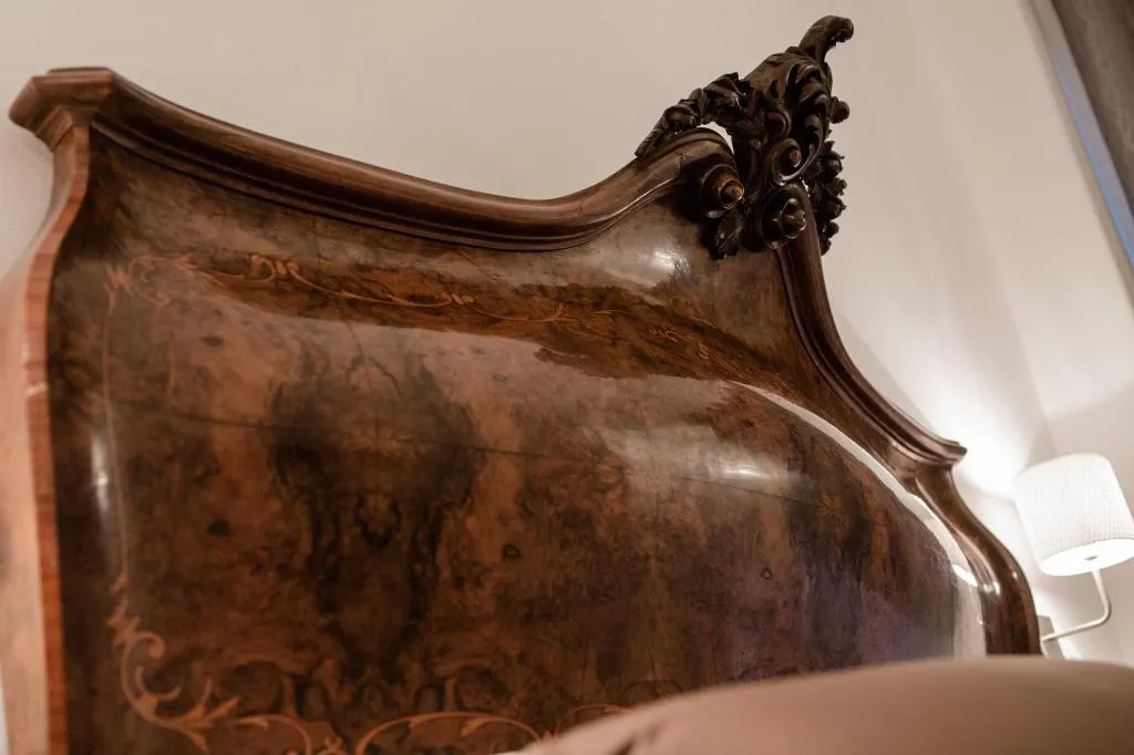 Room, Desiderio Di Roma, Naples