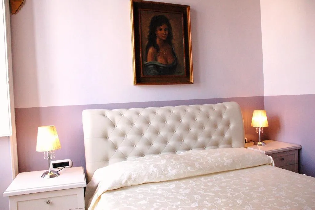 Room, Charme Holidays Colosseum, Naples