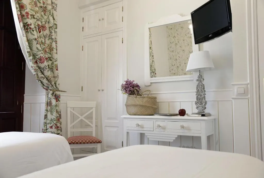 Room, Puerta de Sevilla, Seville