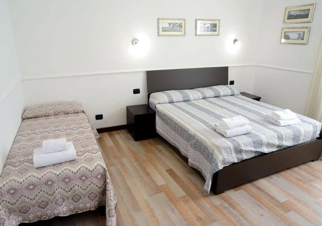 Room, Few Steps From Colosseum, Naples