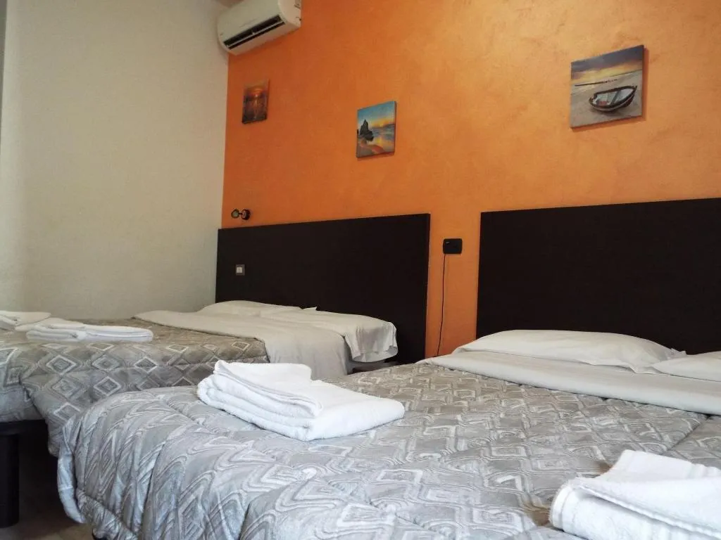 Room, Milano Hostel, Milan