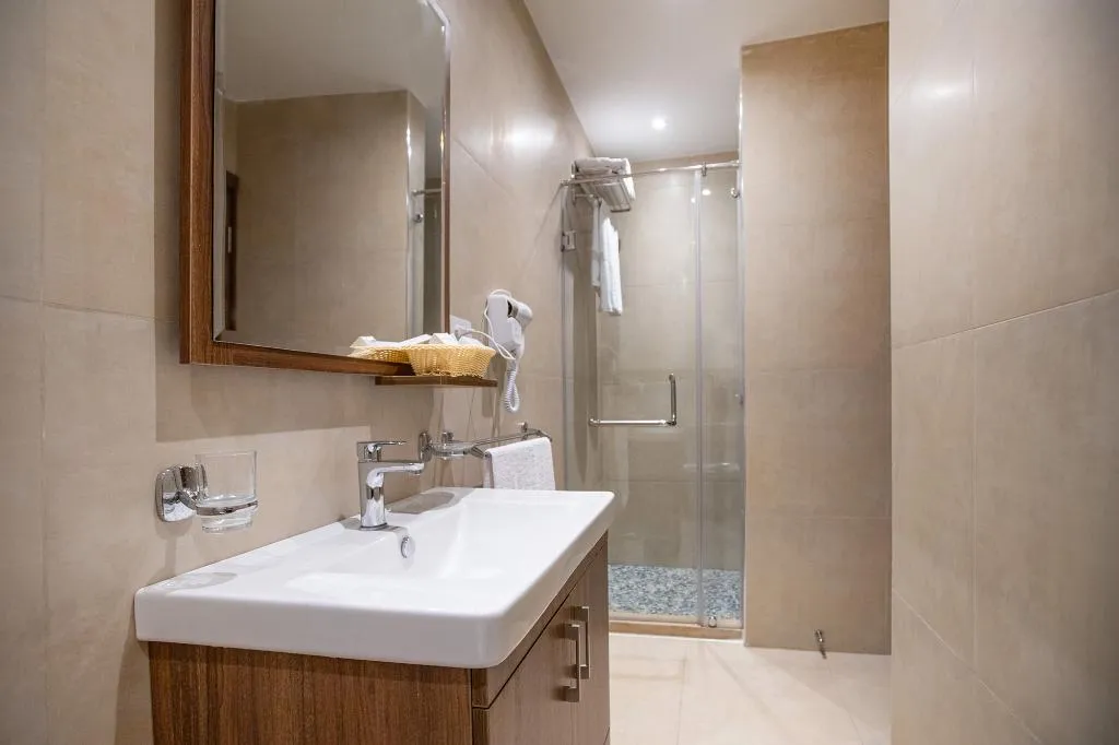 DOUBLE KING SIZE BED Room, Nozol Pyramids Hotel & SPA, Cairo