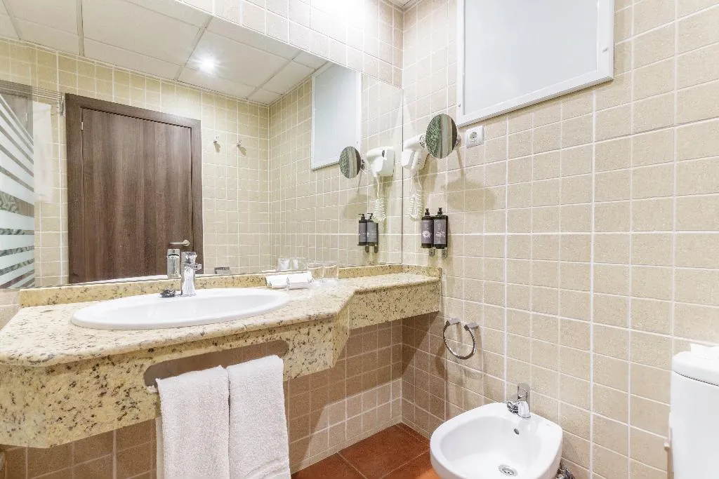Double or Twin CAPACITY 4 Room, Best Siroco, Costa Del Sol
