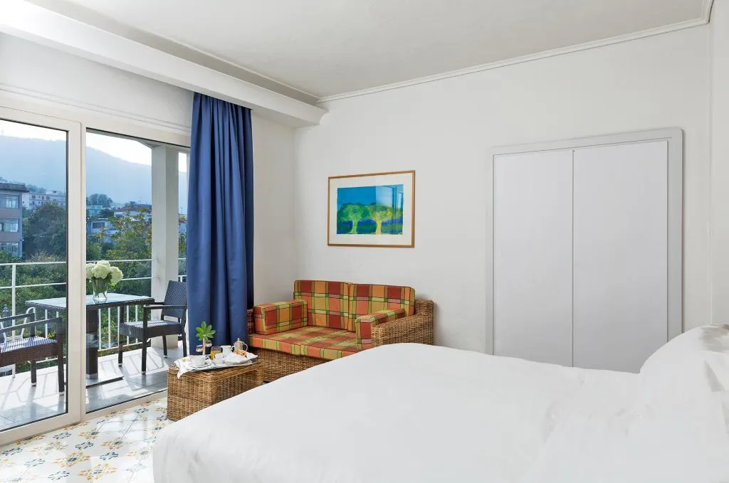 TRIPLE STANDARD Room, So’ Lifestyle Hotel Sorrento, Naples