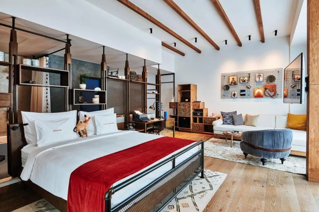 DOUBLE STANDARD Room, 25hours Hotel Dubai One Central, Dubai