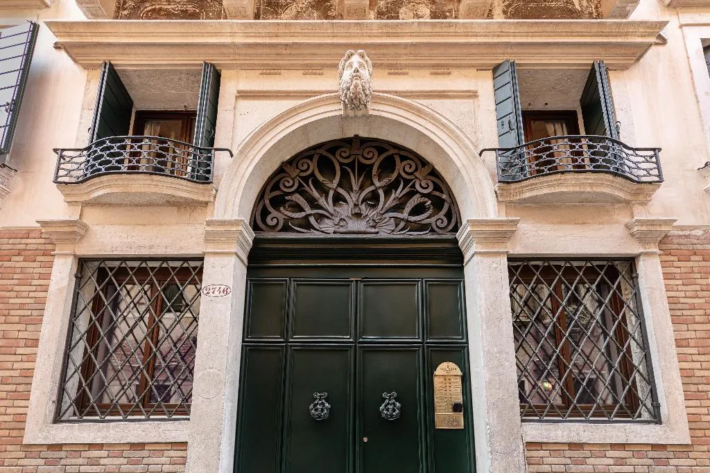 General view, Palazzo Dei Fiori By Room Mate, Venice