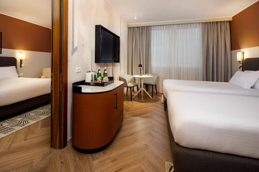 QUADRUPLE CAPACITY 5 Room, Crowne Plaza Padova, Venice