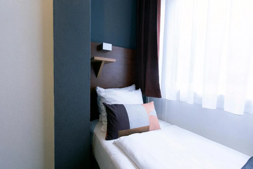 SINGLE STANDARD Room, Quentin Amsterdam Hotel, Amsterdam