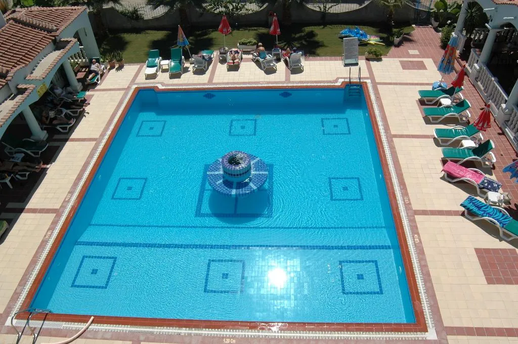 Pool, Oykun, Dalaman