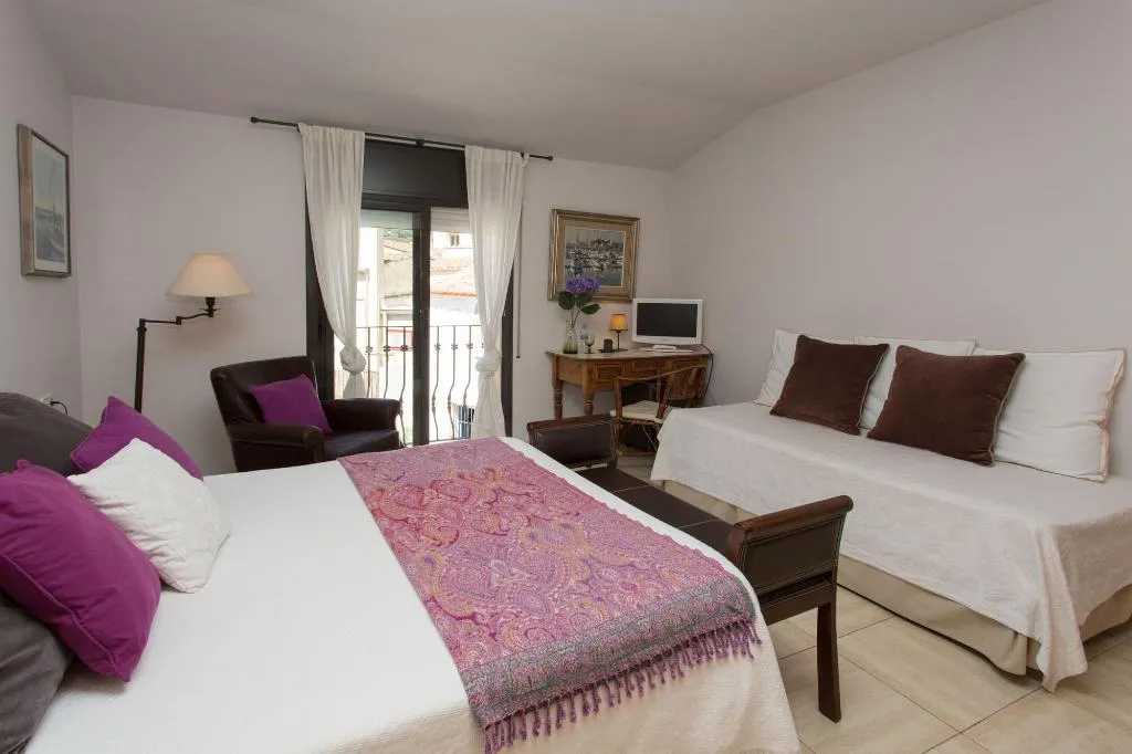 Room, Hostal De La Plaça, Barcelona