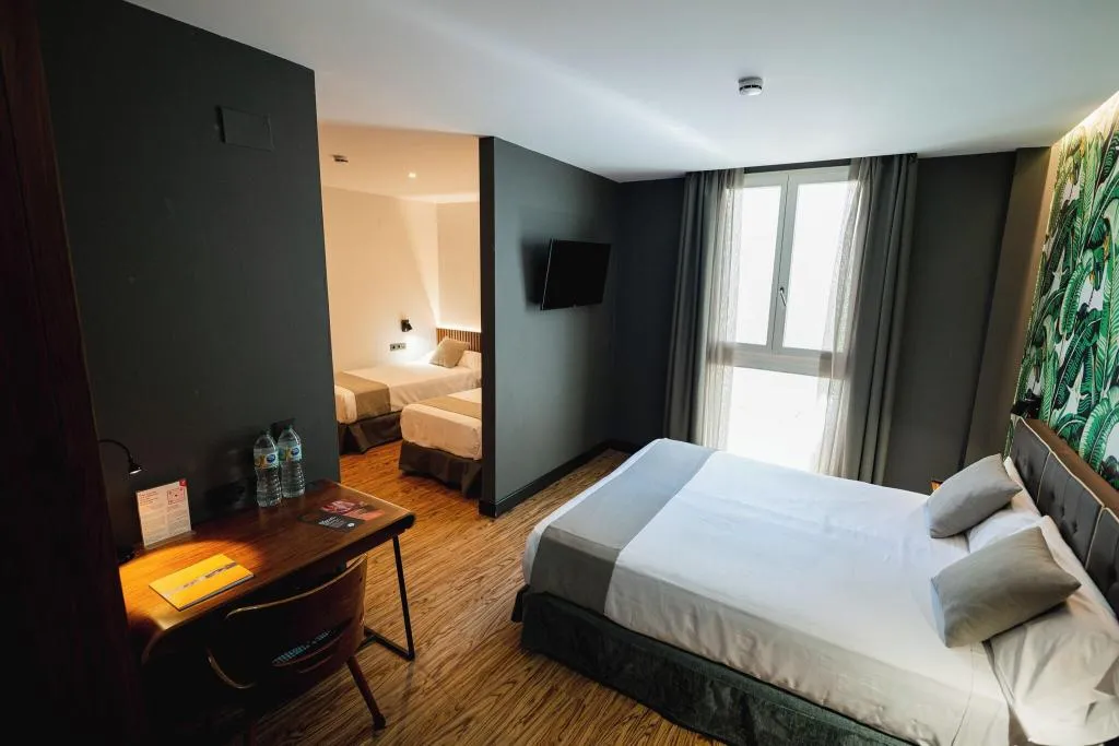 FAMILY ROOM QUEEN SIZE BED Room, Málaga Premium Hotel, Costa Del Sol