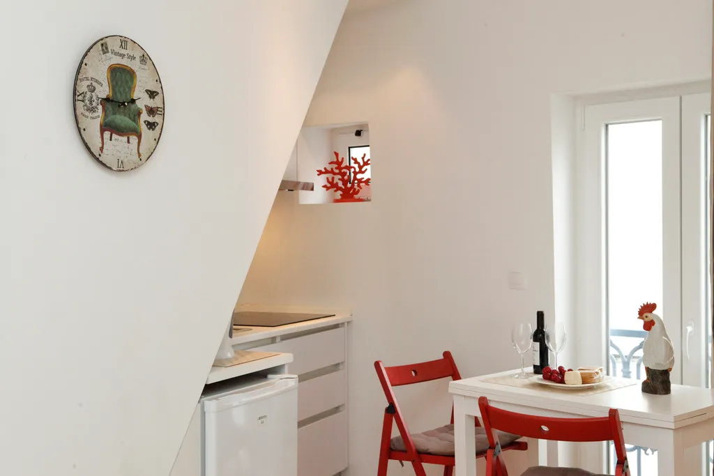 APARTMENT SUPERIOR Room, Alfama Yellow House, Lisbon