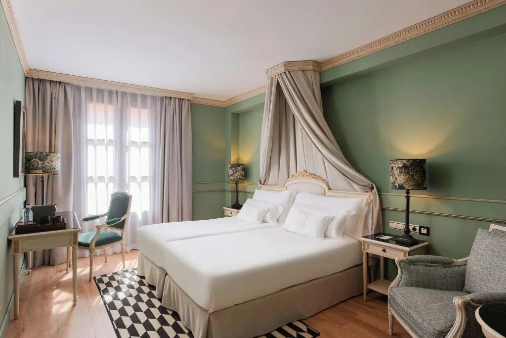 TWIN STANDARD Room, Autograph Collection Eugenia de Montijo, Madrid