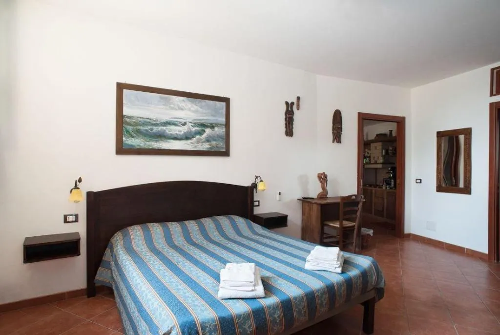 Room, B&B La Nave, Naples