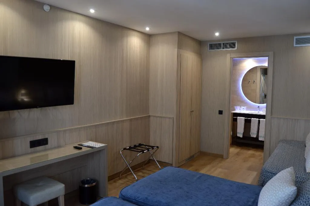DOUBLE STANDARD Room, Rialto, Barcelona