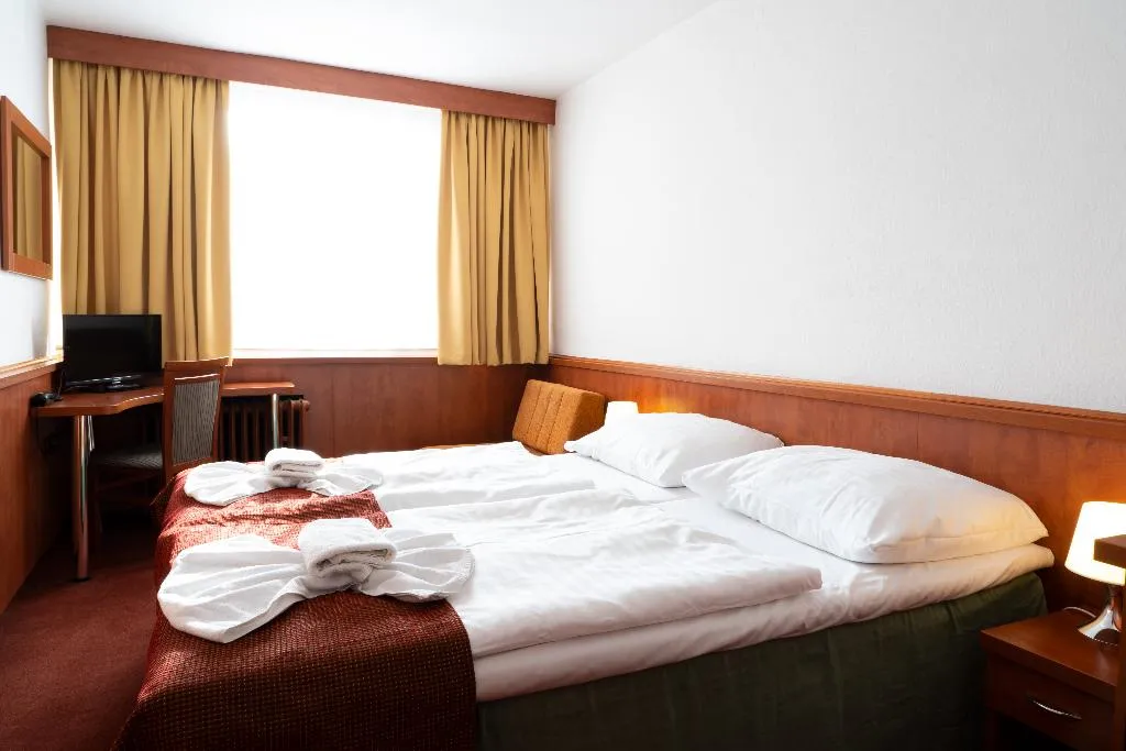 DOUBLE SINGLE USE STANDARD Room, Olympik Tristar, Prague