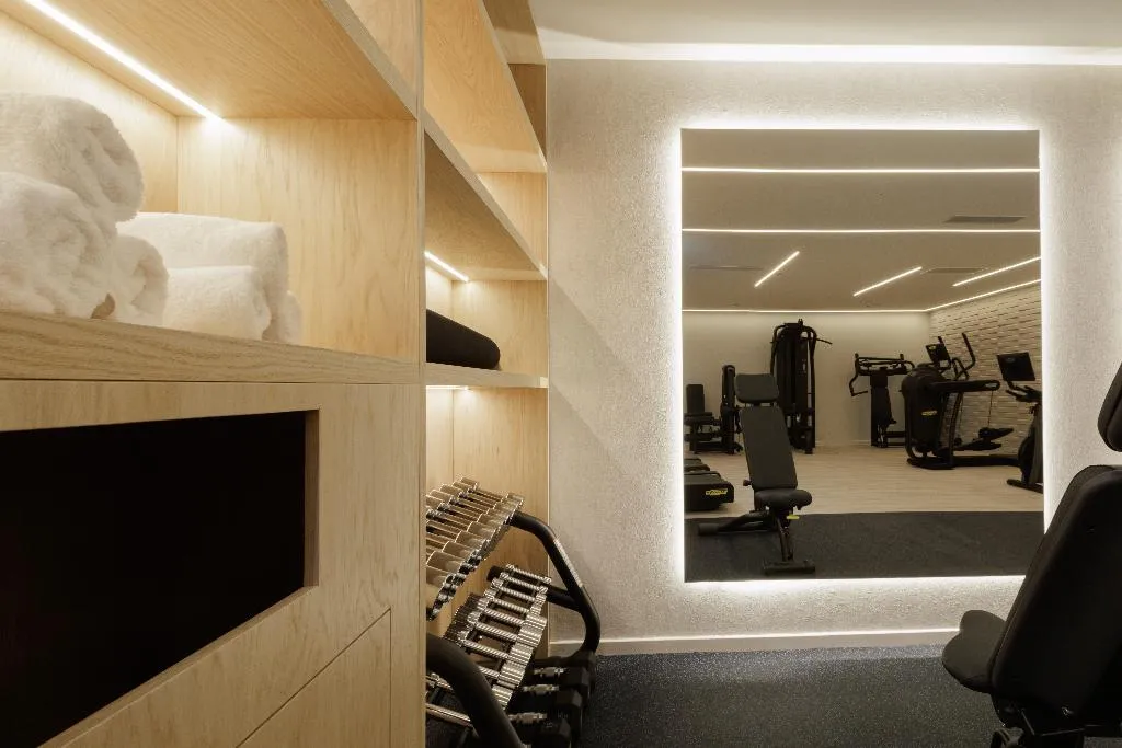Sports and Entertainment, Hilton Garden Inn Athens Syggrou Avenue, Athens