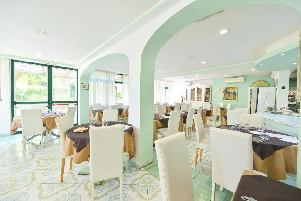 Restaurant, La Villa Resort & Spa, Naples
