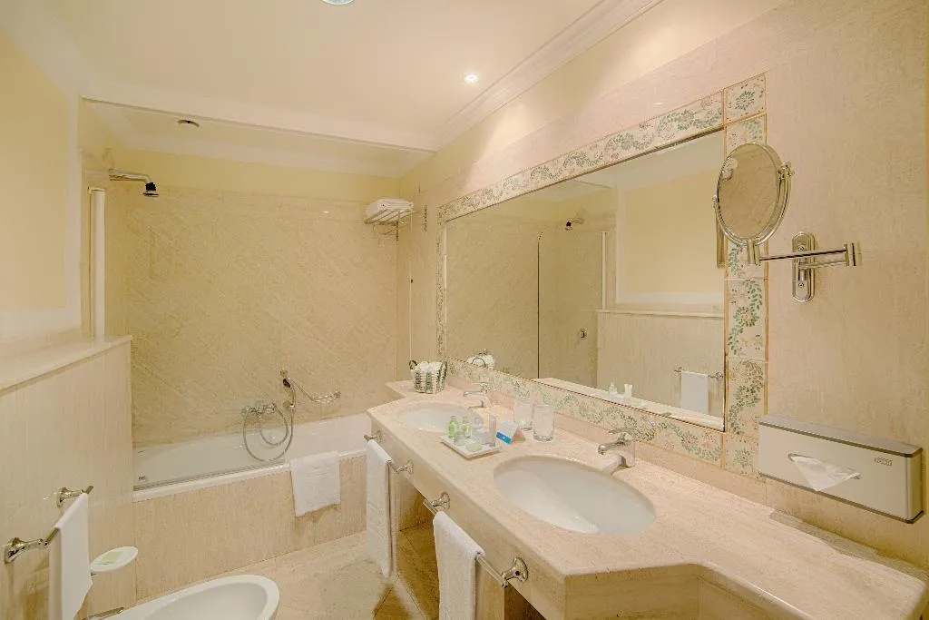JUNIOR SUITE STANDARD Room, NH Caltagirone Villa San Mauro, Catania
