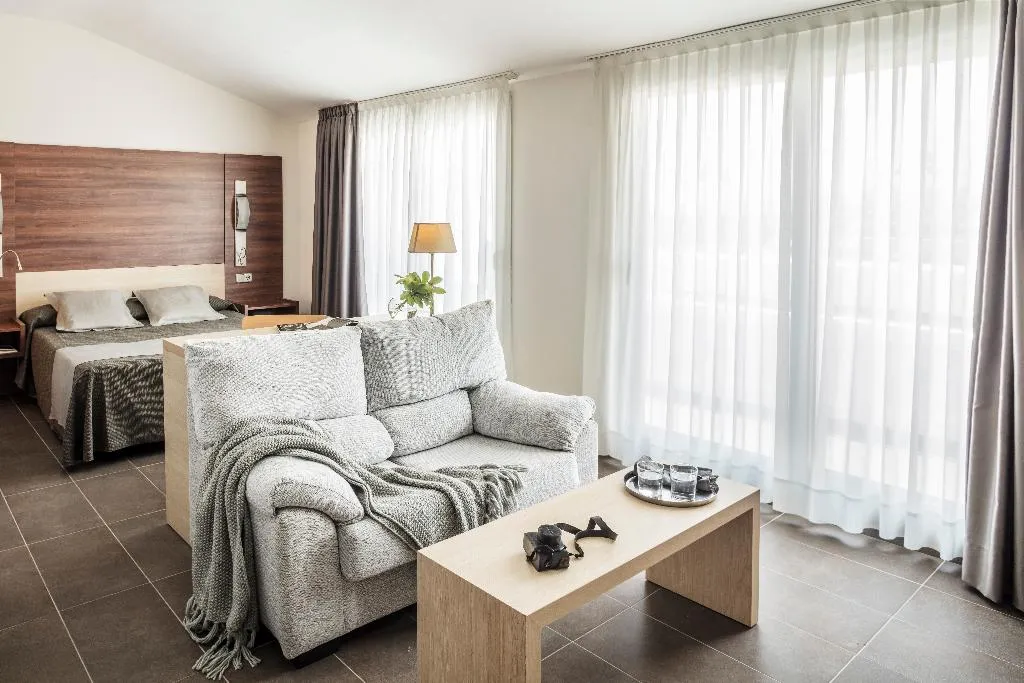JUNIOR SUITE STANDARD Room, Aquamarina & SPA, Costa Brava