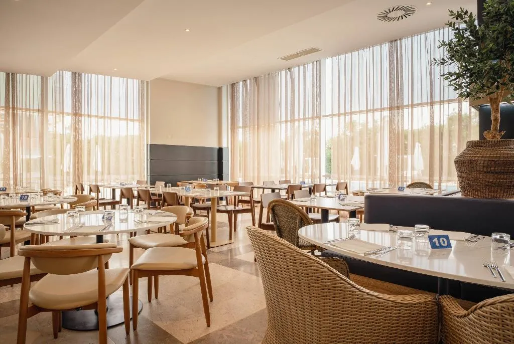 Restaurant, Tryp Lisboa Caparica Mar Hotel, Lisbon