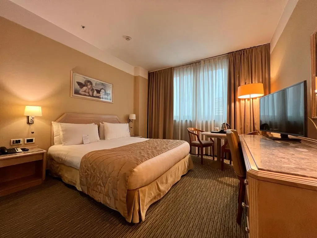 DOUBLE KING SIZE BED Room, Holiday Inn Naples, Naples