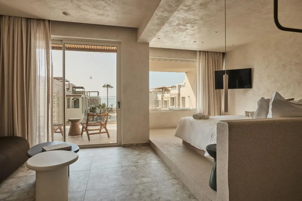 SUITE WITH JACUZZI Room, Uzenie All Suites Boutique Resort, Crete