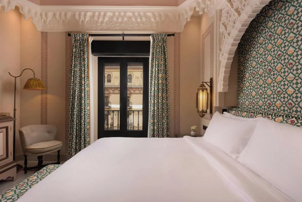 DOUBLE DELUXE WITH VIEWS Room, Alfonso XIII, Seville