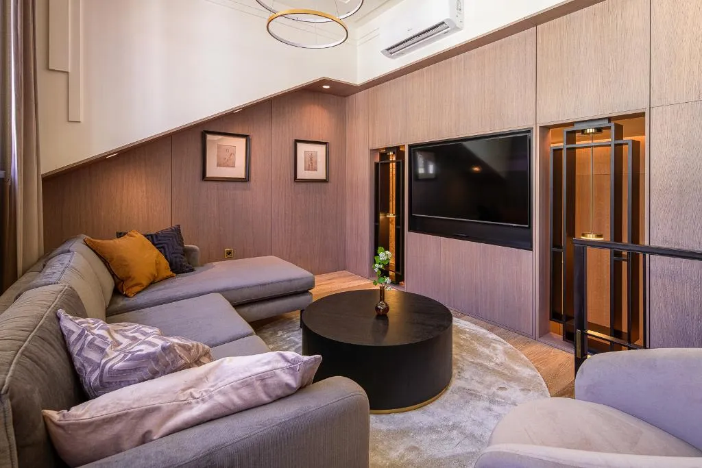 APARTMENT FOUR BEDROOMS TWO BATHROOMS Room, Art Boutique ApartHotel, Krakow
