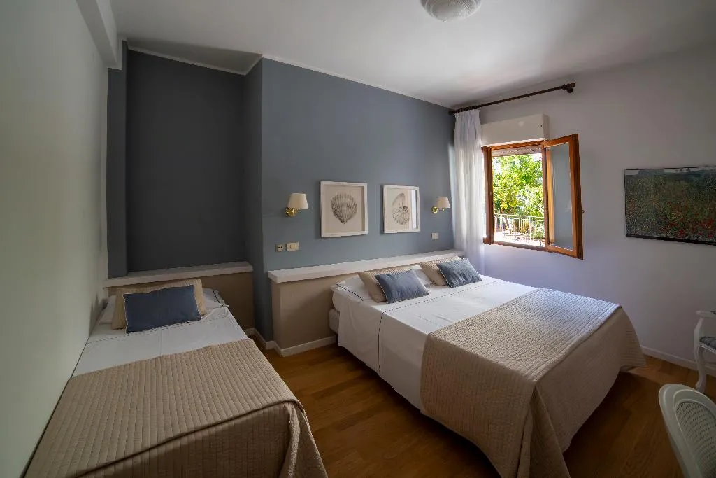 TRIPLE STANDARD Room, Punta Nord-Est, Palermo