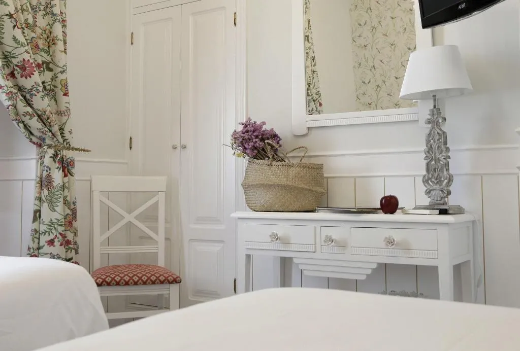 Room, Puerta de Sevilla, Seville