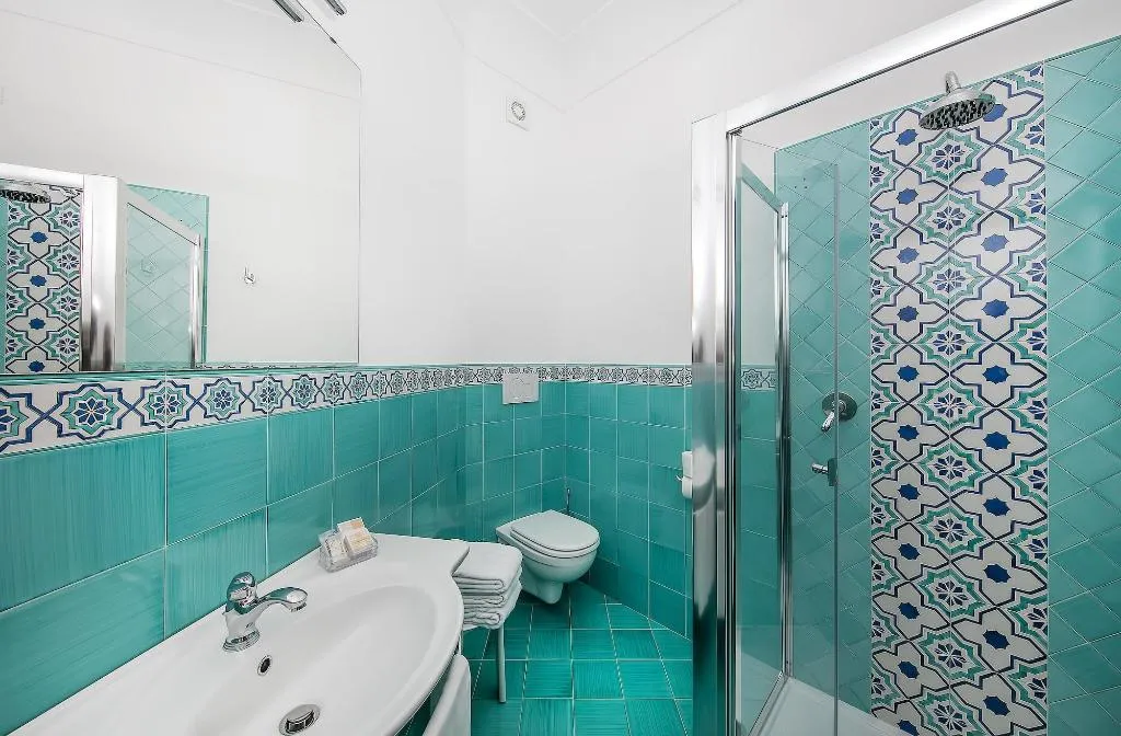 Room, Pupetto, Naples