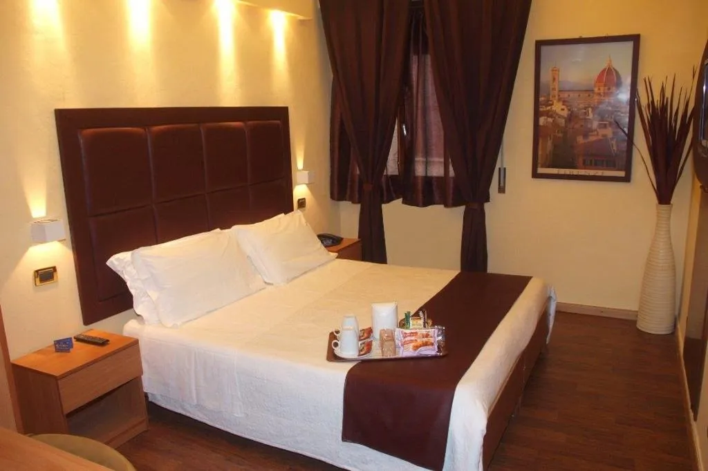 Room, B&B EuroHome, Florence