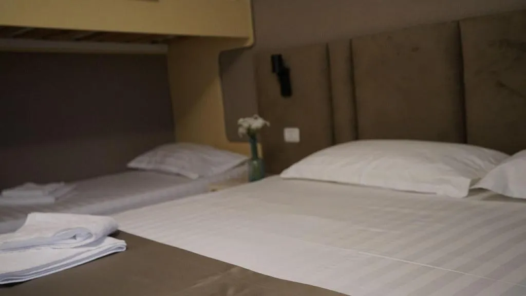 Room, Hotel Majestic, Durres