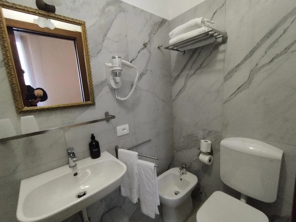 QUADRUPLE STANDARD Room, Alloggi SS. Giovanni e Paolo, Venice