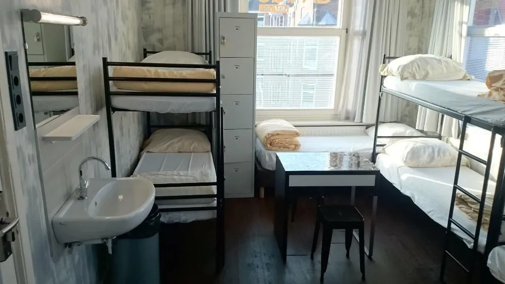 Room, Amigo Budget Hostel, Amsterdam