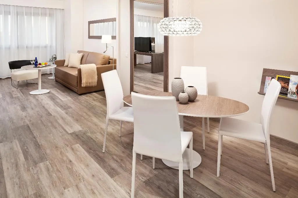 Room, Melia Lebreros, Seville