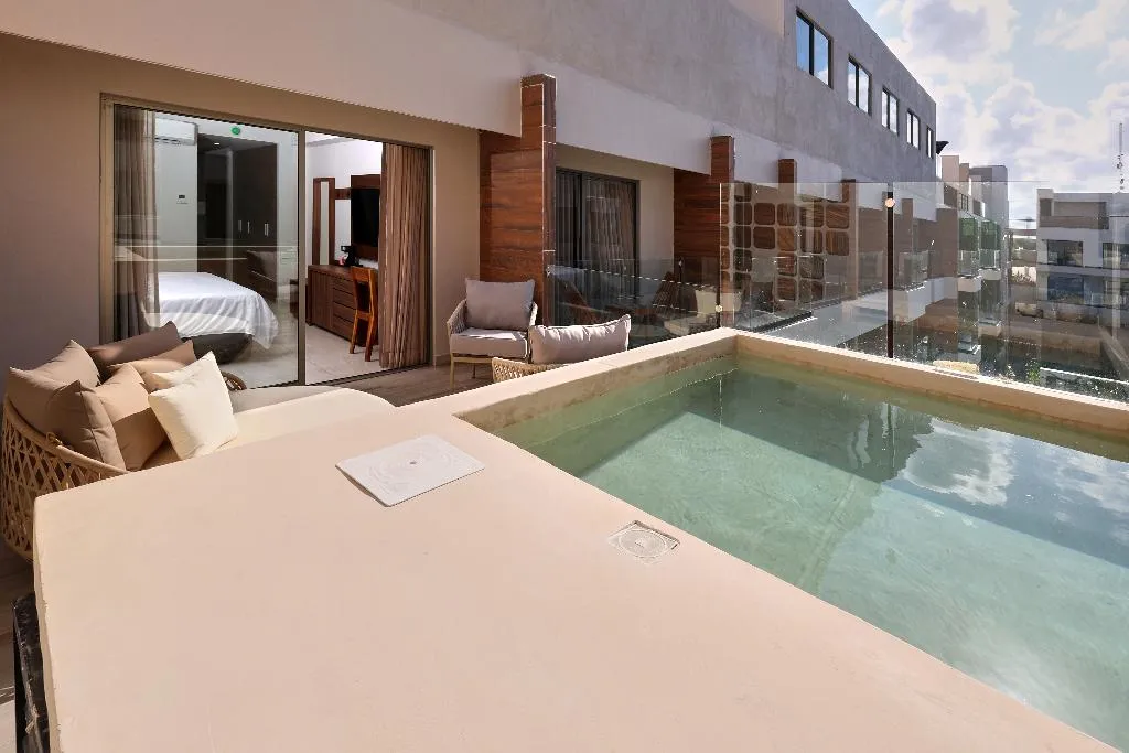 DOUBLE WITH PRIVATE POOL Room, Holiday Inn Tulum Downtown, Cancun Area