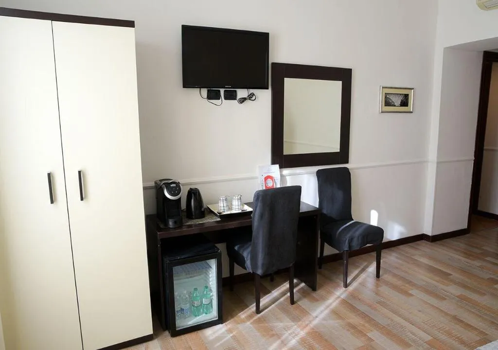 Room, Few Steps From Colosseum, Naples