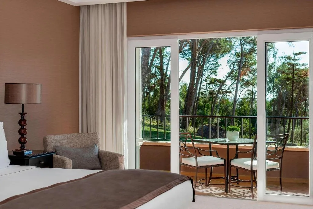 Room, Penha Longa, Lisbon