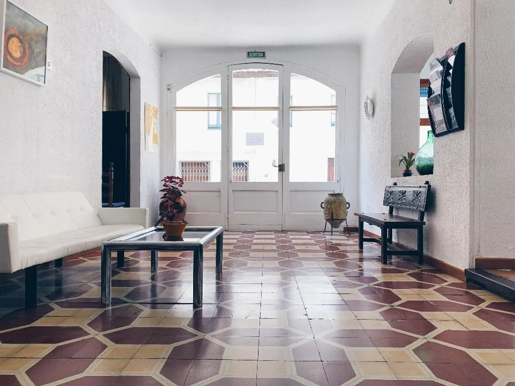 Lobby, Hostal Portbou, Costa Brava